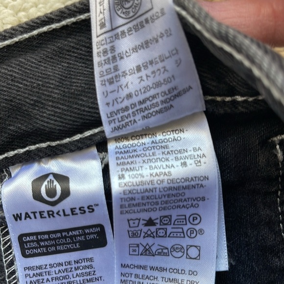 Levi’s NWT Denim Carpenter Skirt in Black Size 29 NEW - Picture 9 of 13